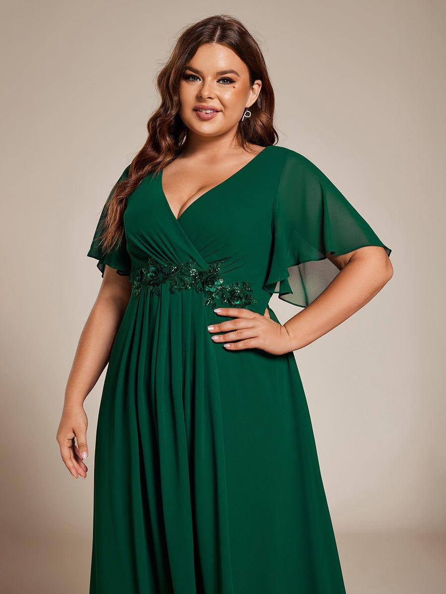pretty DAHLIA|Plus Size V-Neck Chiffon Midi Wedding Guest Dress with Waist Applique(Final Sale)