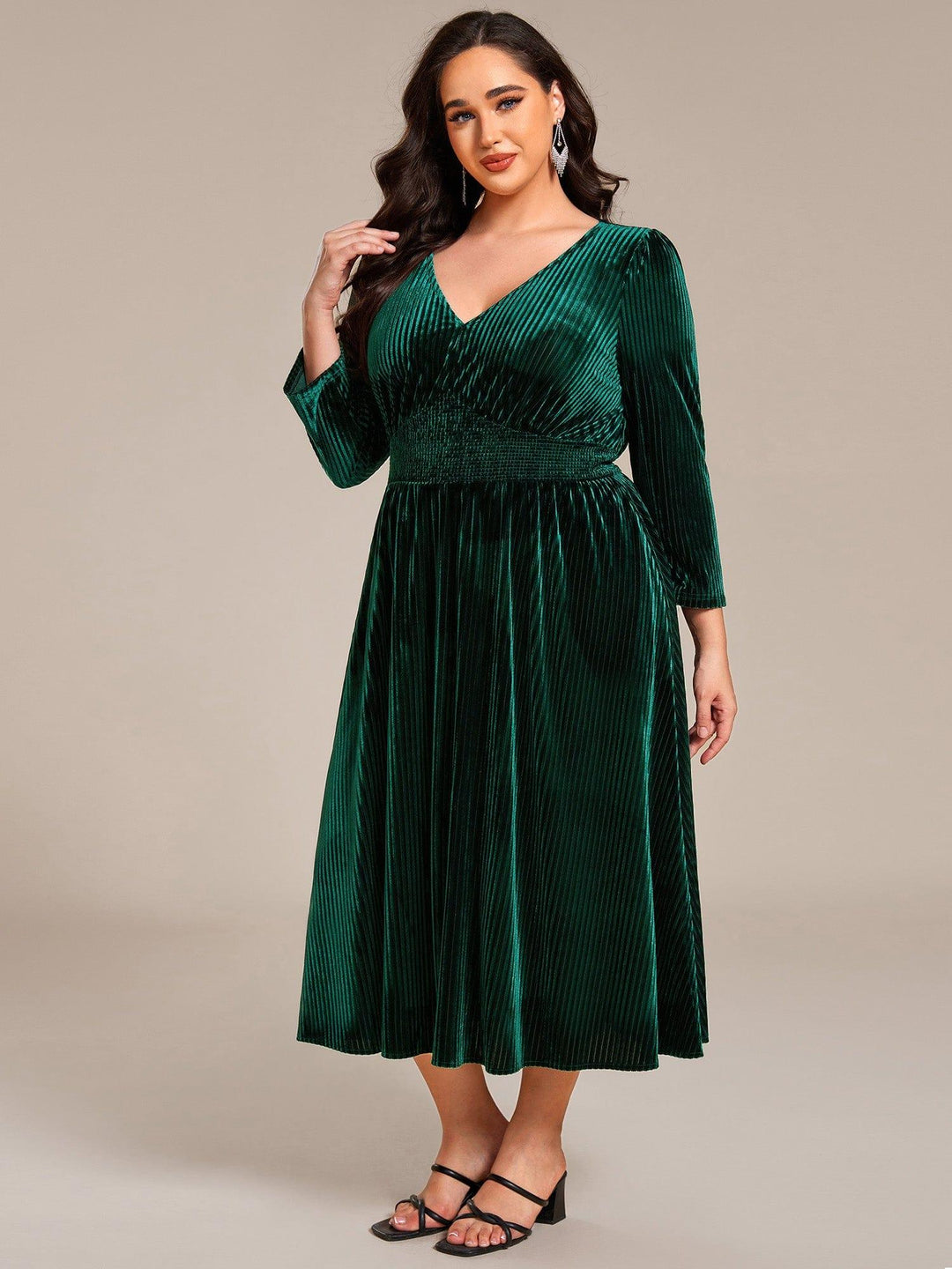 ever ARLET|Plus Size V-neck Long Sleeve Velvet A-Line Midi Wedding Guest Dress