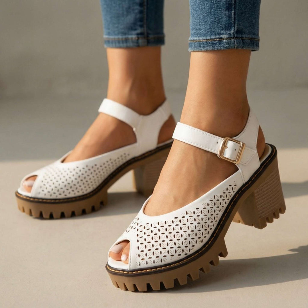 Larissa Block-Heel