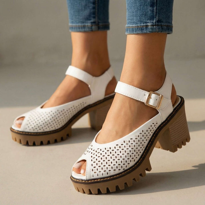 Larissa Block-Heel